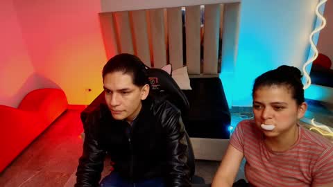 Edrienn and eimy online show from December 31, 3:28 am