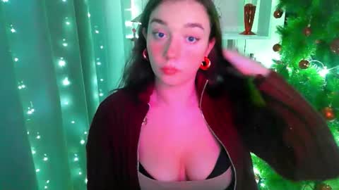 effie_balconii online show from December 22, 1:49 pm