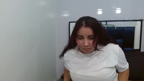 eiimy_miiller online show from January 8, 9:04 pm