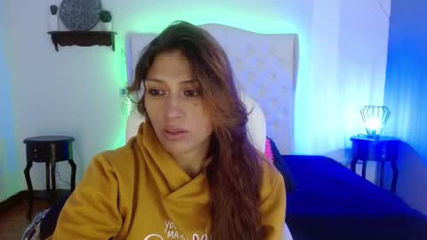 elena_detroya_ online show from December 21, 12:26 pm