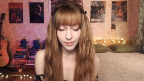 ellie_friendly online show from December 12, 12:21 am