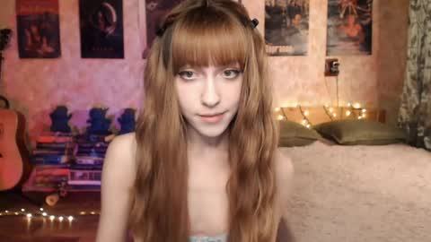 ellie_friendly online show from December 6, 11:55 pm