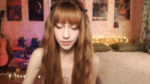 ellie_friendly online show from December 5, 11:43 pm