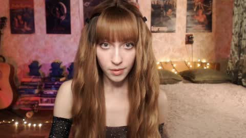 ellie_friendly online show from December 2, 12:09 pm