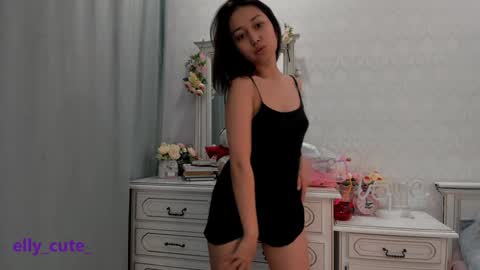 Elly Cute  online show from December 3, 3:00 am