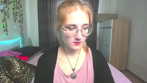 elsa_hot_here online show from December 22, 7:10 am