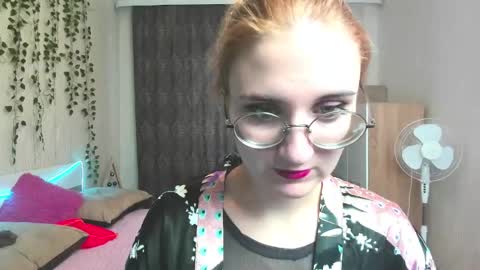 elsa_hot_here online show from December 13, 8:18 am