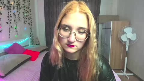 elsa_hot_here online show from December 10, 8:25 am