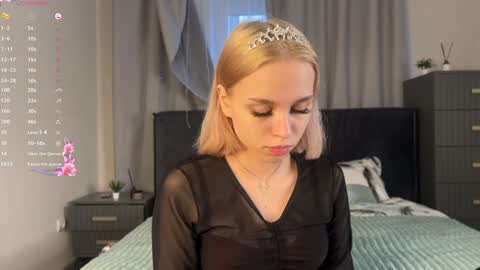 Elina online show from December 4, 5:33 am