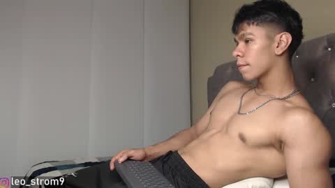 emile_239 online show from December 15, 5:03 am