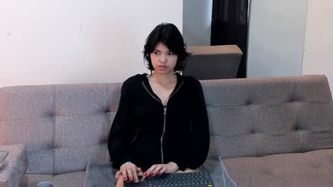 emilie_ann online show from January 18, 12:23 pm