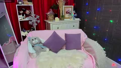 Emiliya online show from December 7, 1:41 am