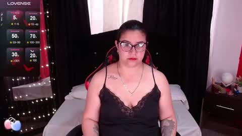 emilly_stones_ online show from November 25, 1:16 pm