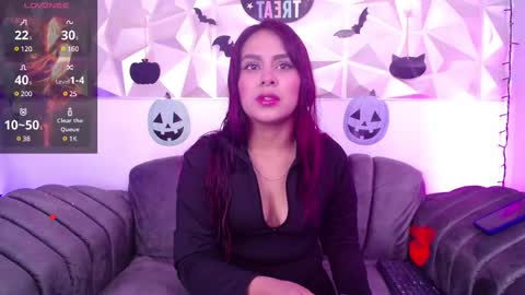 Emily Fox  1 online show from November 16, 12:06 pm