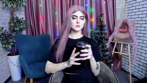 emily_moooree online show from December 23, 12:11 pm