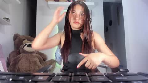 emily_palmeer online show from December 18, 10:37 am