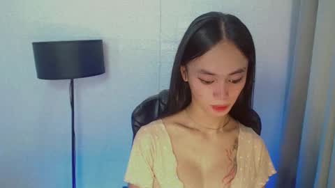 emily_sexyslut online show from December 6, 2:46 am