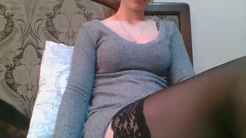 emma_991 online show from January 12, 6:10 am