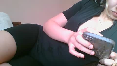 emma_991 online show from December 27, 7:29 am