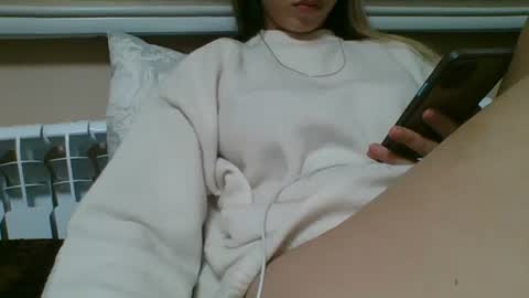 emma_991 online show from January 2, 2:17 pm