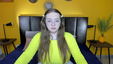 emma_adorablle online show from November 19, 1:48 am