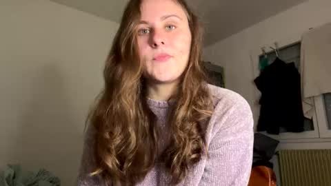 emma_just online show from December 10, 8:47 am