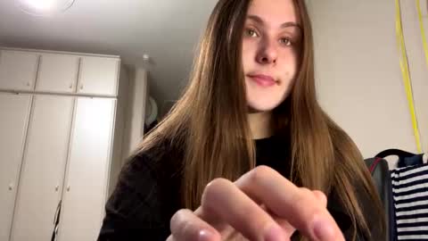 emma_just online show from December 20, 7:18 am