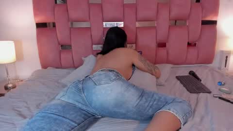 emma_saenz01 online show from December 19, 3:33 am