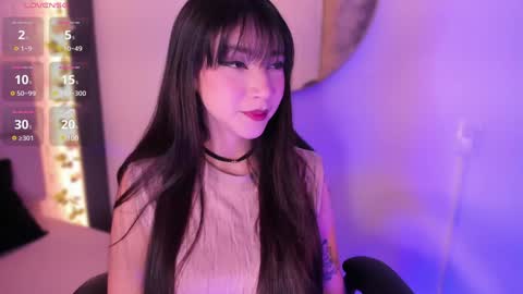 emma_woods__ online show from November 12, 12:28 pm