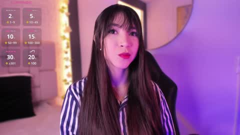 emma_woods__ online show from November 15, 1:00 pm