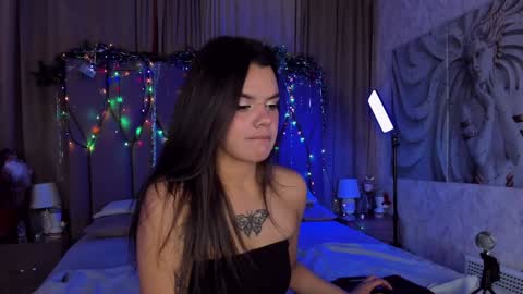 ericaevan online show from December 26, 4:47 am