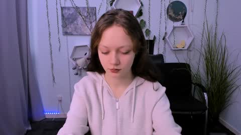 erin_satisfaction online show from December 16, 9:53 am