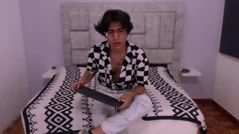 Ethan Villa online show from February 3, 1:04 pm