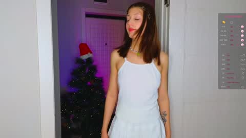 Hello boys and girls Im Eva online show from December 28, 3:41 am