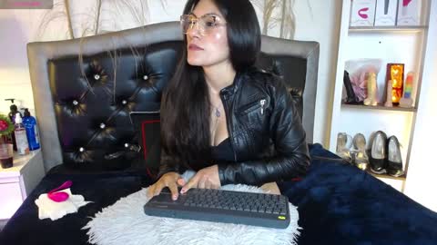 Eva Notty  online show from December 30, 2:10 pm