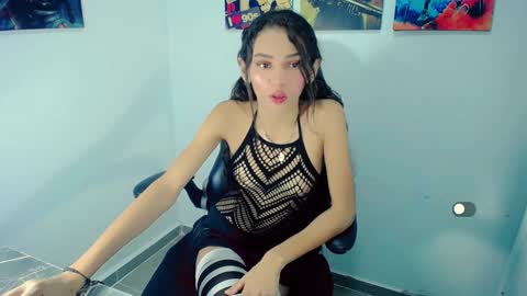 Evelin online show from December 15, 2:01 am