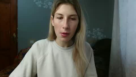 evelyn_21_m online show from November 15, 11:23 am