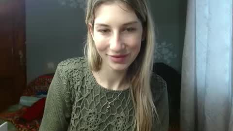 evelyn_21_m online show from November 16, 1:44 pm