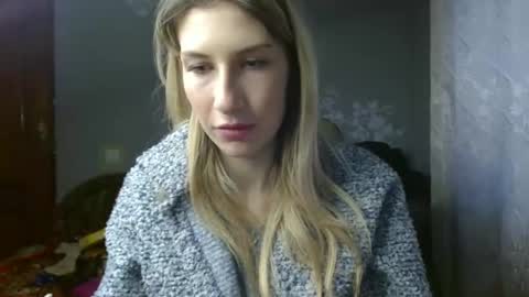 evelyn_21_m online show from November 20, 1:47 pm