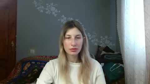 evelyn_21_m online show from January 13, 12:41 pm