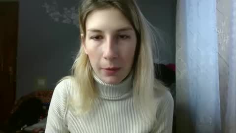 evelyn_21_m online show from December 10, 12:54 pm