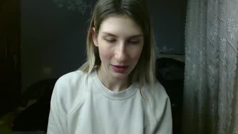 evelyn_21_m online show from January 3, 4:54 pm