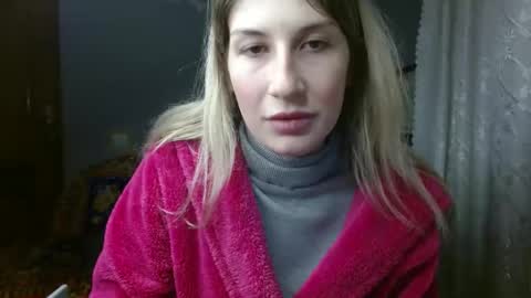 evelyn_21_m online show from January 6, 10:47 pm