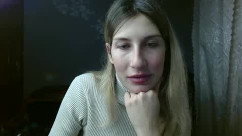 evelyn_21_m online show from January 11, 8:06 pm