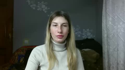 evelyn_21_m online show from December 23, 2:20 pm