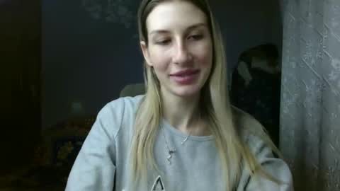 evelyn_21_m online show from January 4, 3:35 pm