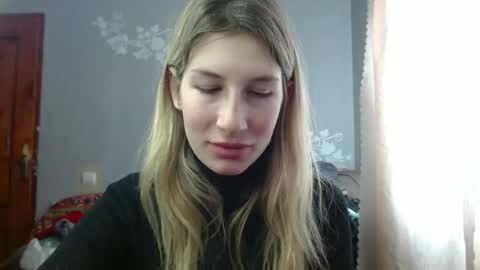 evelyn_21_m online show from December 13, 12:35 pm