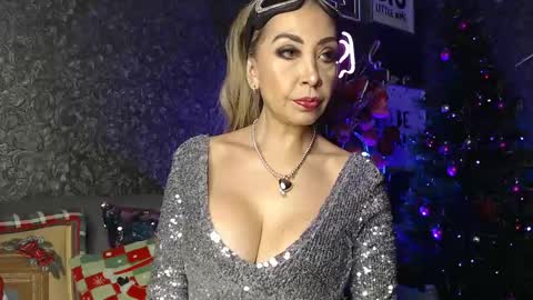 EvelynaGrey online show from December 27, 3:42 am