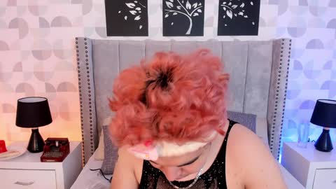 evelynn smith online show from December 23, 1:04 pm