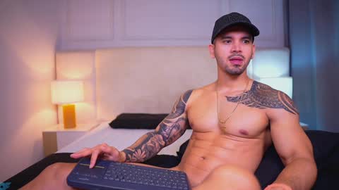 Andres Lopez online show from December 3, 2:27 am